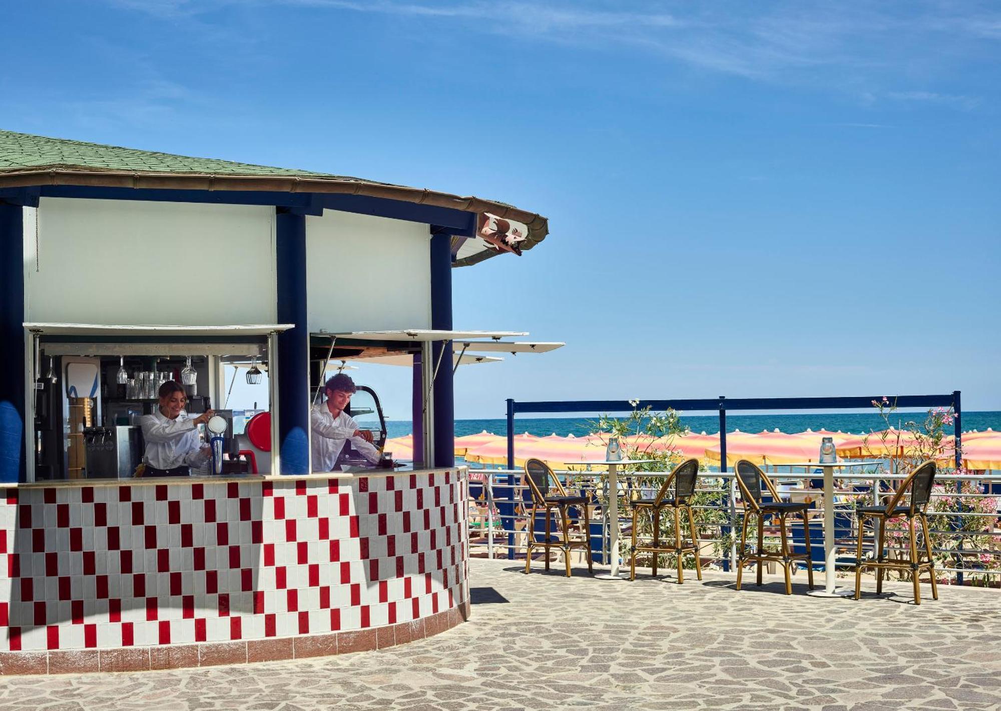 Serena Majestic Residence Montesilvano Marina Екстериор снимка